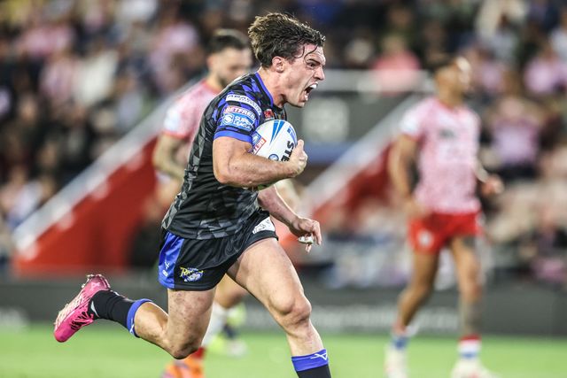 Brodie Croft of Leeds Rhinos celebrates as he goes over for a try in the final minutes of the game during the Betfred Super League round 21 match Leigh Leopards vs Leeds Rhinos at Leigh Sports Village, Leigh, United Kingdom, 7th August 2025

(Photo by Alfie Cosgrove/News Images)