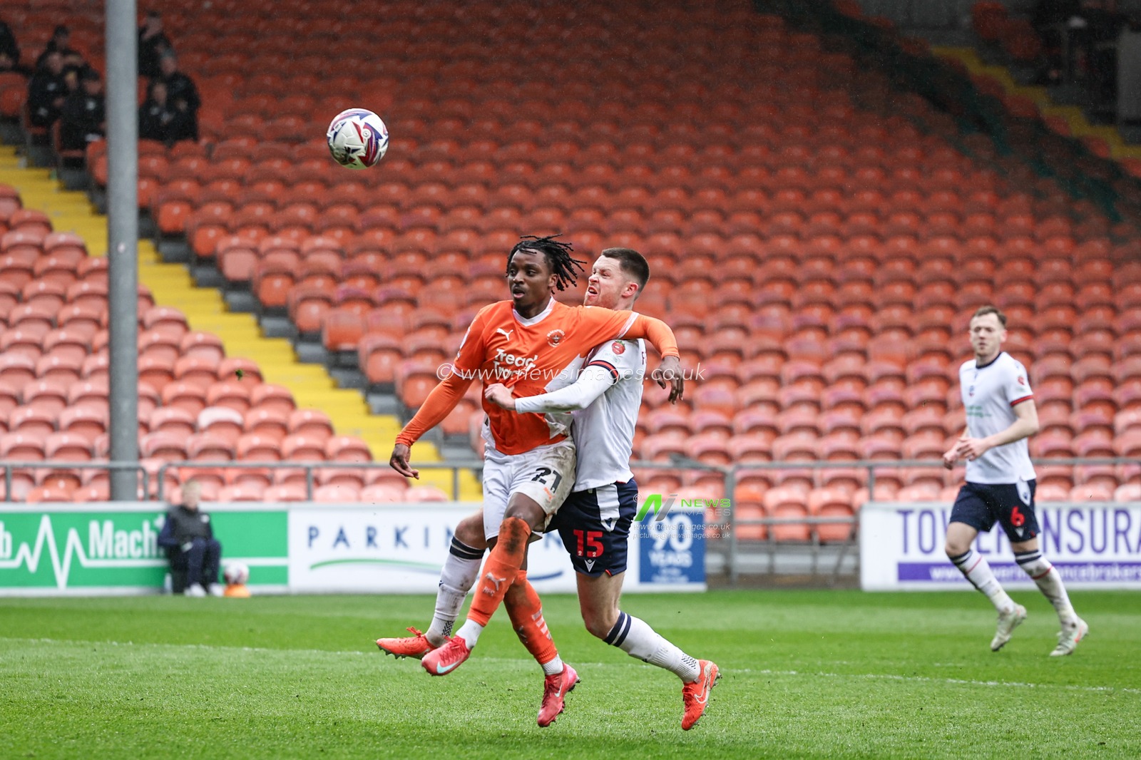 Niall Ennis of Blackpool scores to make it 2-1 during the Sky Bet League 1 match Blackpool vs Bolton Wanderers at Bloomfield Road, Blackpool, United Kingdom, 29th March 2025

(Photo by Mark Cosgrove/News Images)