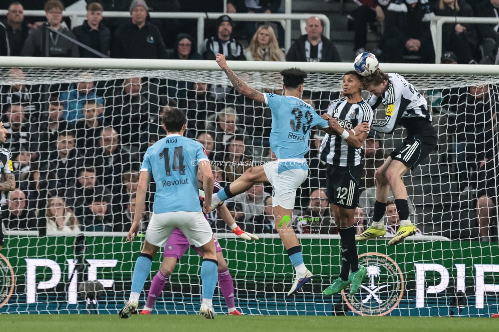 Nick Woltemade of Newcastle United heads the ball clear of his defensive area during the Emirates FA Cup 5th Round  match Newcastle Untied vs Manchester City at St. James's Park, Newcastle, United Kingdom on 07 March 2026

(Photo by Mark Cosgrove/News Images)