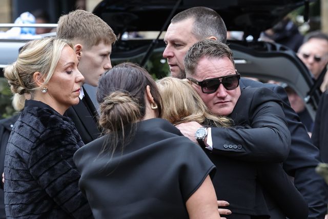 Ricky Hatton’s family mourn as his coffin arrives during Ricky Hatton' Funeral at Manchester Cathedral, Manchester, United Kingdom, 10th October 2025

(Photo by Mark Cosgrove/News Images)