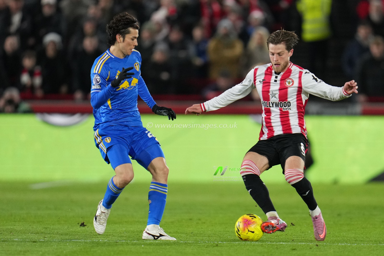 Mathias Jensen of Brentford on the ball during the Premier League match Brentford vs Leeds United at The Gtech Community Stadium, London, United Kingdom, 14th December 2025

(Photo by Harvey Murphy/News Images)

*** GER AUT SUI OUT ***