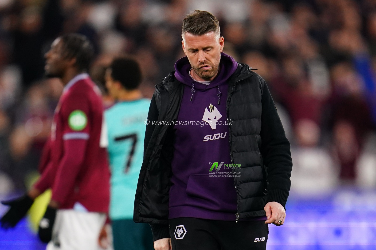 Rob Edwards manager of Wolverhampton Wanderers frustrated at full time during the Premier League match West Ham United vs Wolverhampton Wanderers at London Stadium, London, United Kingdom on 10 April 2026

(Photo by Harvey Murphy/News Images)