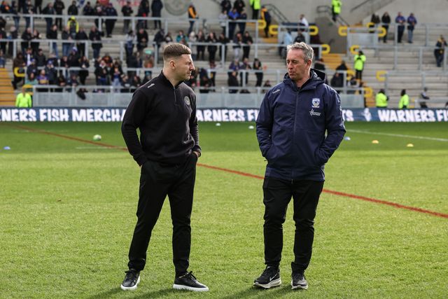 George Williams of Warrington Wolves speaks to Steve McNamara Warrington Wolves first team coach during the Betfred Super League round 6 match Leeds Rhinos vs Warrington Wolves at AMT Headingley Stadium, Leeds, United Kingdom on 29 March 2026

(Photo by Mark Cosgrove/News Images)