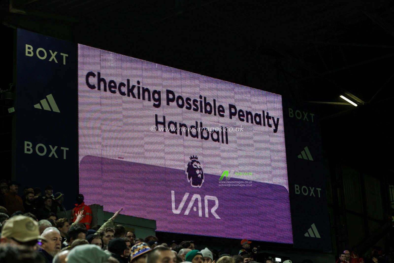 VAR Check for a possible penalty for sunderland after the ball hits the arm of Ethan Ampadu of Leeds United during the Premier League match Leeds United vs Sunderland at Elland Road, Leeds, United Kingdom on 03 March 2026

(Photo by Mark Cosgrove/News Images)
