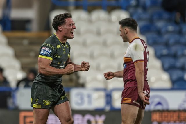 Brodie Croft of Leeds Rhinos celebrates his try during the Betfred Super League round 8 match Huddersfield Giants vs Leeds Rhinos at Accu Stadium, Huddersfield, United Kingdom on 17 April 2026

(Photo by Mark Cosgrove/News Images)