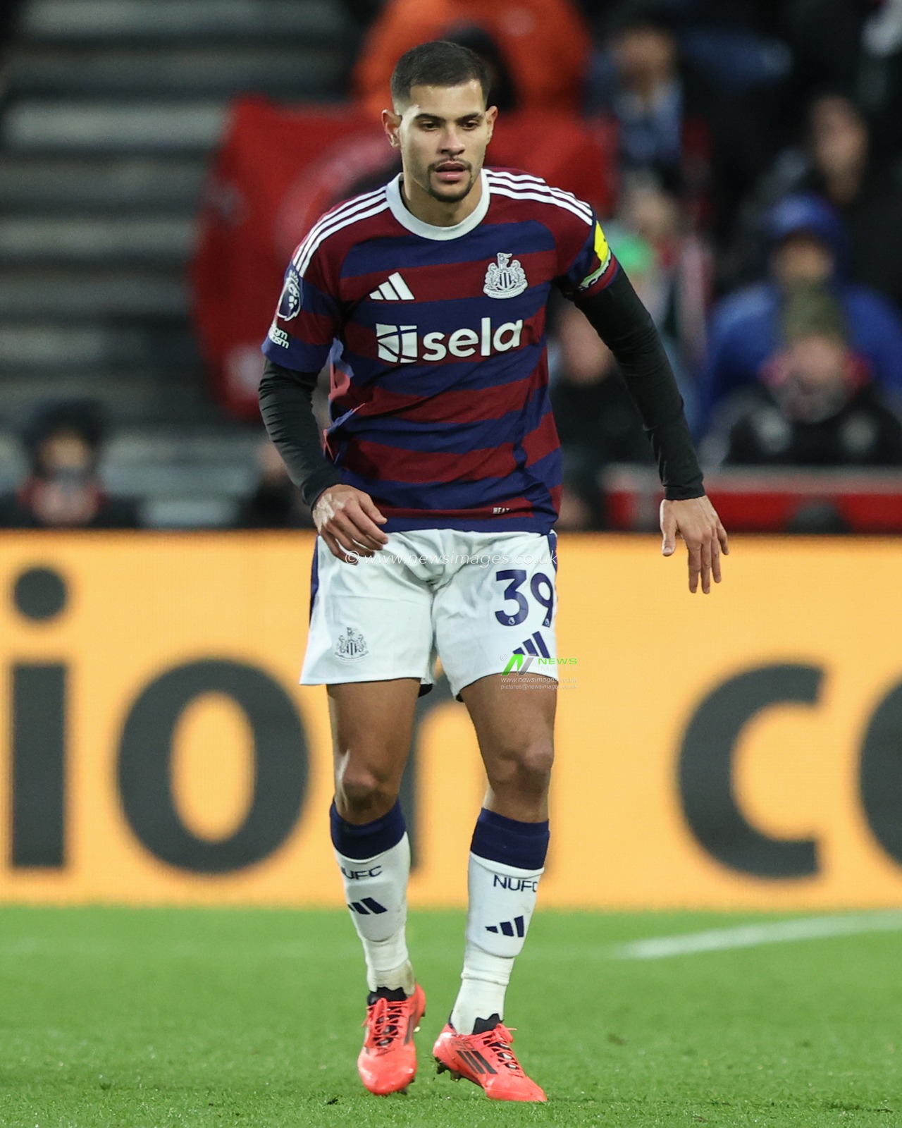 Bruno GuimarÃ£es of Newcastle United during the Premier League match Brentford vs Newcastle United at The Gtech Community Stadium, London, United Kingdom, 7th December 2024

(Photo by Alfie Cosgrove/News Images)