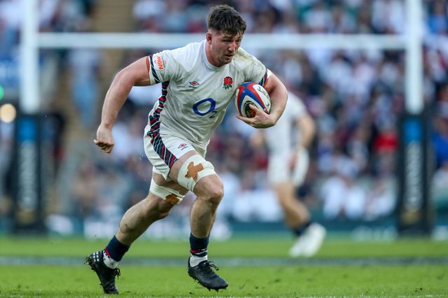 Tom Curry of England breaks with the ball during the 2025 Guinness 6 Nations match England vs Italy at Allianz Stadium, Twickenham, United Kingdom, 9th March 2025

(Photo by Izzy Poles/News Images)
