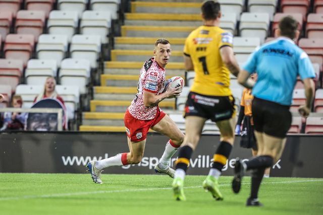 Frankie Halton of Leigh Leopards goes over for a try during the Betfred Super League round 25 match Leigh Leopards vs Castleford Tigers at Leigh Sports Village, Leigh, United Kingdom, 28th August 2025

(Photo by Alfie Cosgrove/News Images)