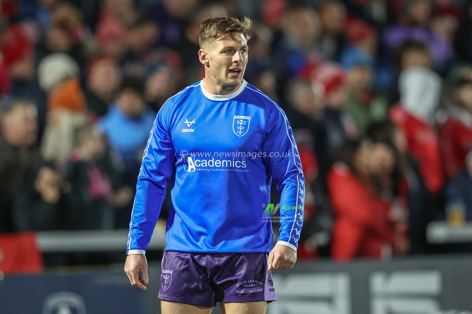 Tom Davies of Hull KR during pre-game warm up during the Betfred Super League Round 2 match Wakefield Trinity vs Hull KR at DIY Kitchens Stadium, Wakefield, United Kingdom, 20th February 2025

(Photo by Alfie Cosgrove/News Images)