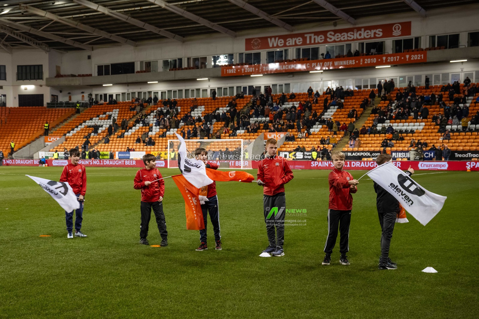 Odeluga Offiah of Blackpool makes a break with the ball during the Sky Bet League 1 match Blackpool vs Rotherham United at Bloomfield Road, Blackpool, United Kingdom, 11th February 2025

(Photo by Craig Thomas/News Images)