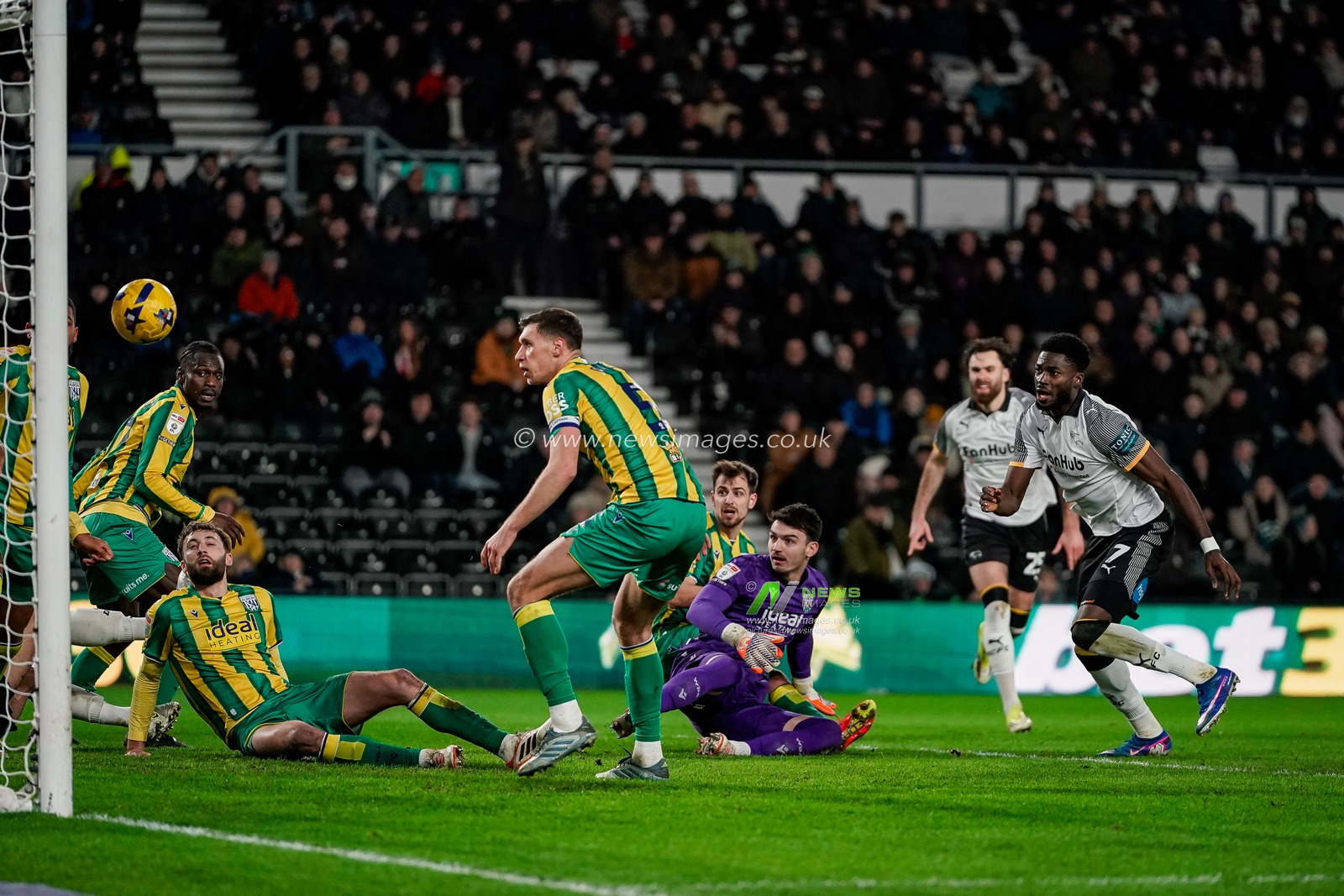 Patrick Agyemang of Derby County scores to make it  1-0 during the Sky Bet Championship match Derby County vs West Bromwich Albion at Pride Park Stadium, Derby, United Kingdom on 23 January 2026

(Photo by Maynard Manyowa/News Images)