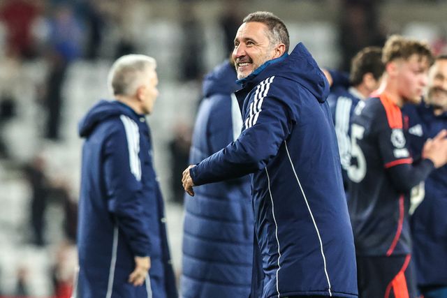 Vitor Pereira manager of Nottingham Forest applauds the fans after the game during the Premier League match Sunderland vs Nottingham Forest at Stadium Of Light, Sunderland, United Kingdom on 24 April 2026

(Photo by Alfie Cosgrove/News Images)