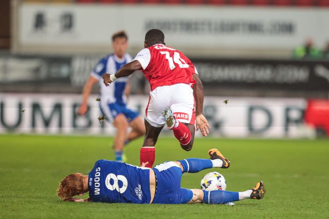 Dru Yearwood of Rotherham United breaks with the ball after a challenge with Ryan Woods of Oldham Athletic during the The Vertu Trophy Northern Group E match Rotherham United vs Oldham Athletic at New York Stadium, Rotherham, United Kingdom, 7th October 2025

(Photo by Seth Rose/News Images)