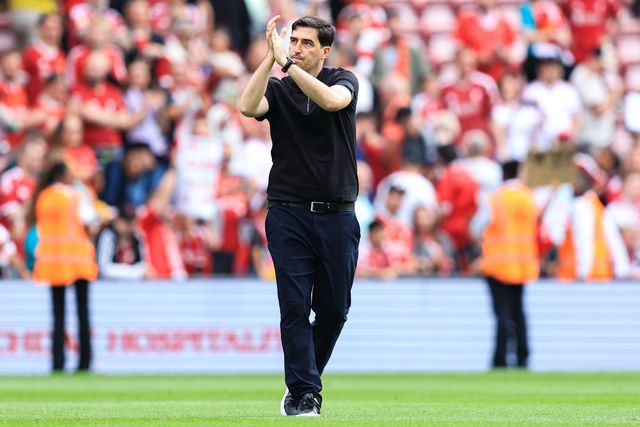 Liverpool manager Andoni Iraola claps fans during the pre-season friendly match Liverpool vs Monaco at Anfield, Liverpool, United Kingdom on 09 August 2026

(Photo by Jorge Horsted/News Images)