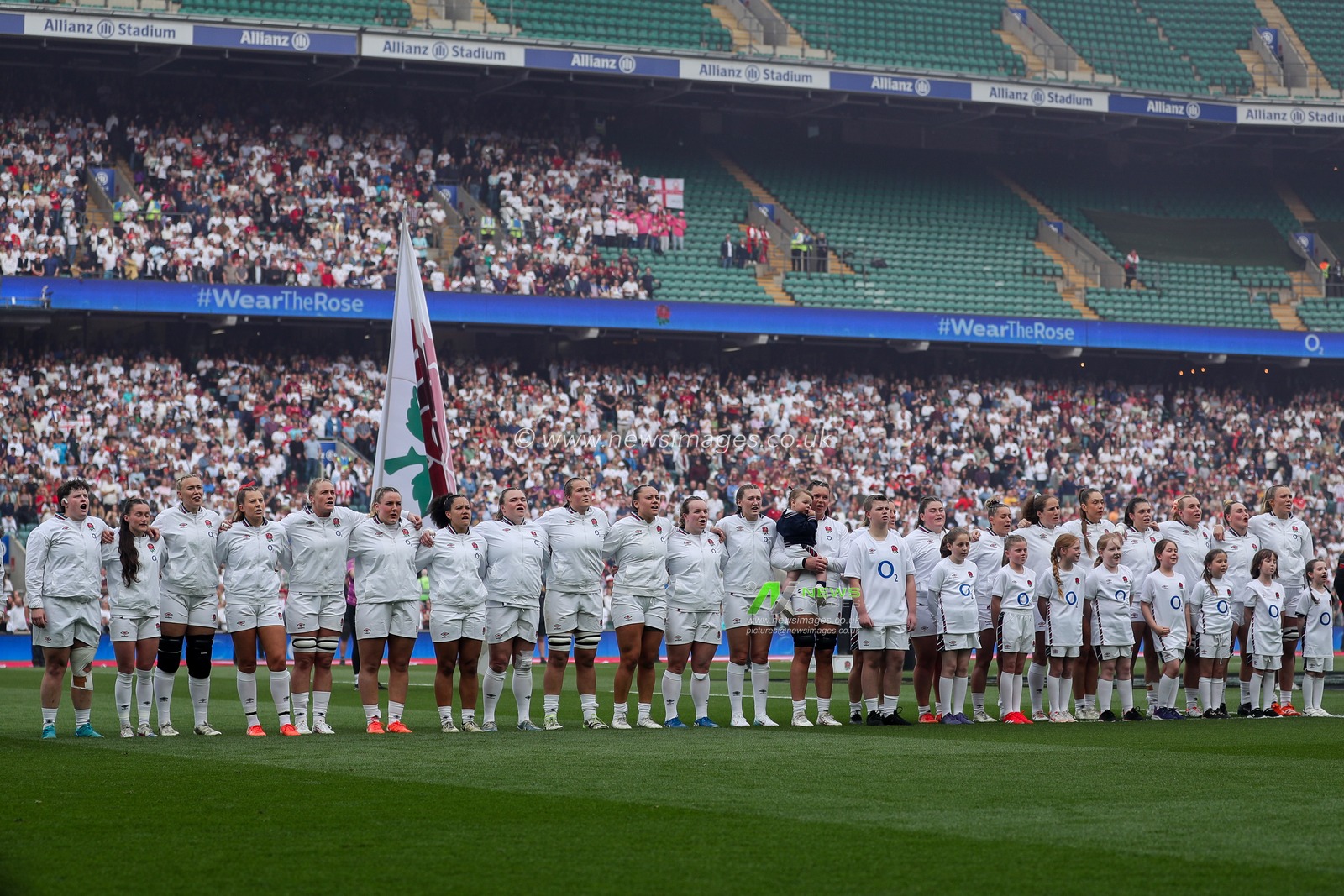 England Women stand for the national anthems prior to the 2025 Guinness Womenâ€™s Six Nations match England vs France at Allianz Stadium, Twickenham, United Kingdom, 26th April 2025

(Photo by Izzy Poles/News Images)