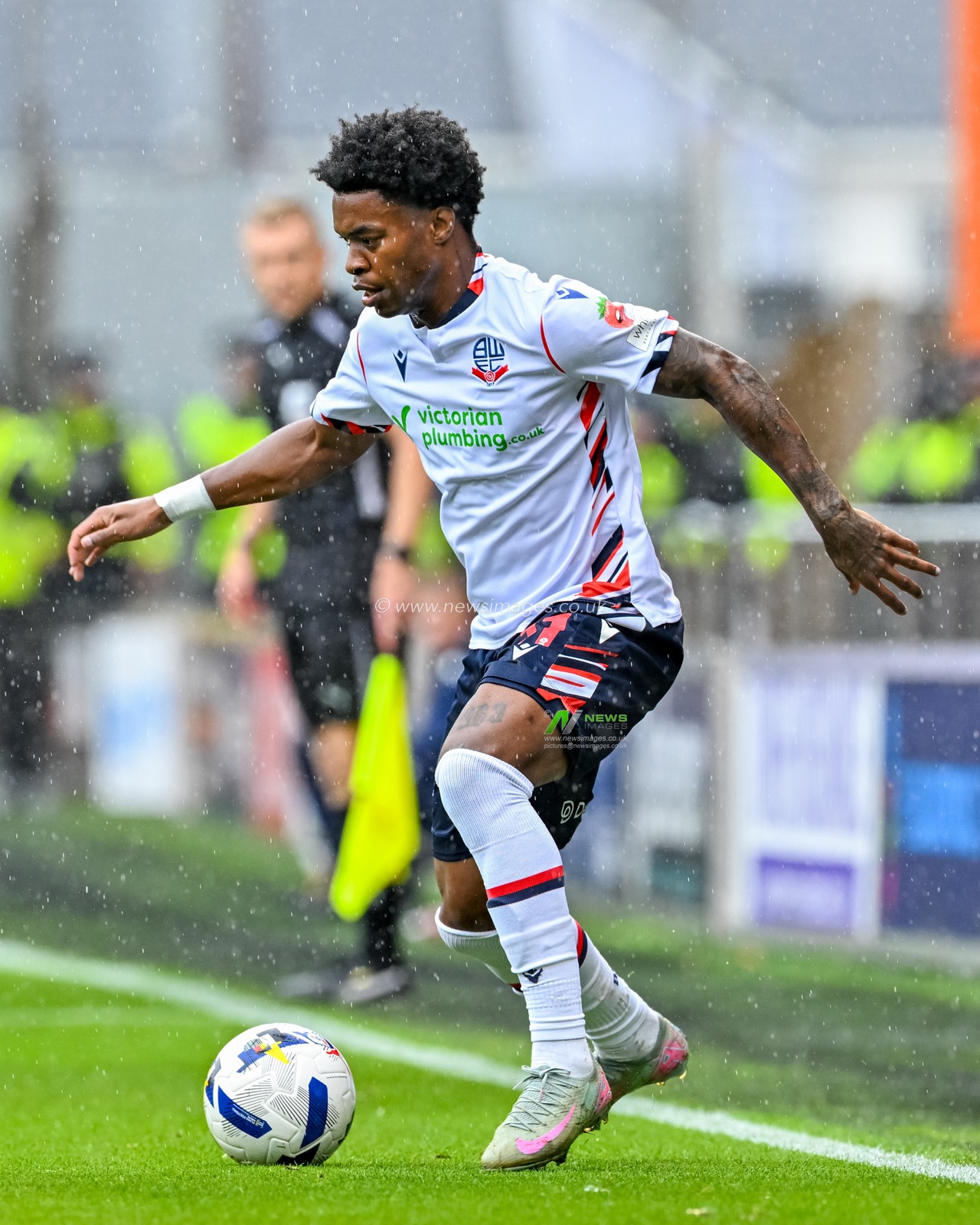 Thierry Gale of Bolton Wanderers during the Sky Bet League 1 match Blackpool vs Bolton Wanderers at Bloomfield Road, Blackpool, United Kingdom, 30th August 2025

(Photo by Adam Gee/News Images)