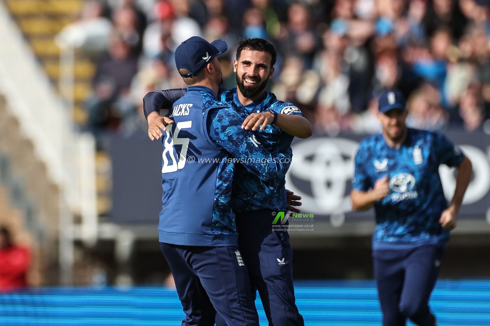 Saqib Mahmood of England celebrates the wicket of Justin Greaves of West Indies with Will Jacks of England during the 1st Metro Bank ODI England vs West Indies at Edgbaston, Birmingham, United Kingdom, 29th May 2025

(Photo by Mark Cosgrove/News Images)