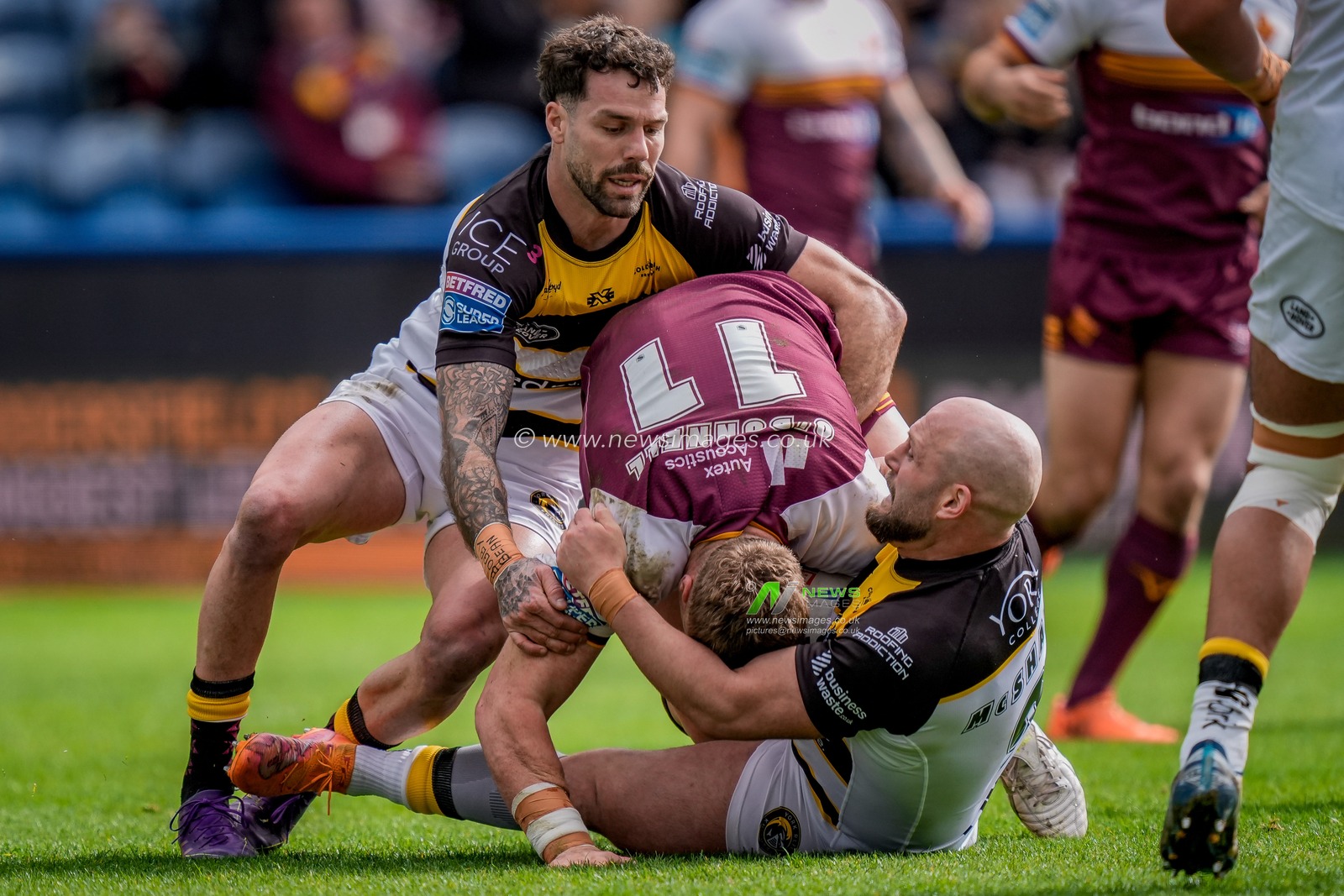 Asher O'Donnell of Huddersfield Giants is tackled by Paul McShane of York Knights during the Betfred Super League round 7 match Huddersfield Giants vs York Knights at Accu Stadium, Huddersfield, United Kingdom on 04 April 2026

(Photo by Maynard Manyowa/News Images)