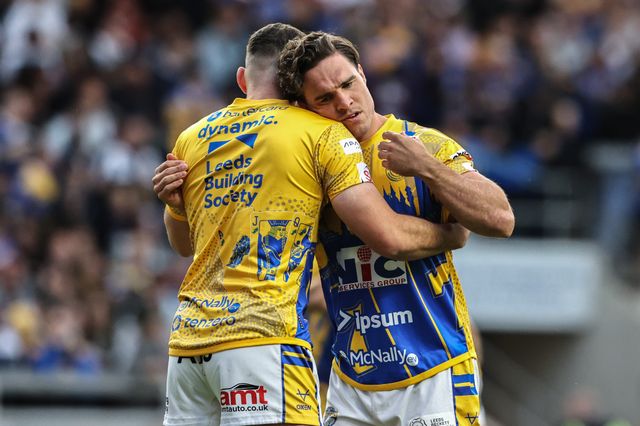 Brodie Croft of Leeds Rhinos in the pre-game warm up during the Betfred Super League round 23 match Leeds Rhinos vs Hull KR at Headingley Stadium, Leeds, United Kingdom, 21st August 2025

(Photo by Alfie Cosgrove/News Images)