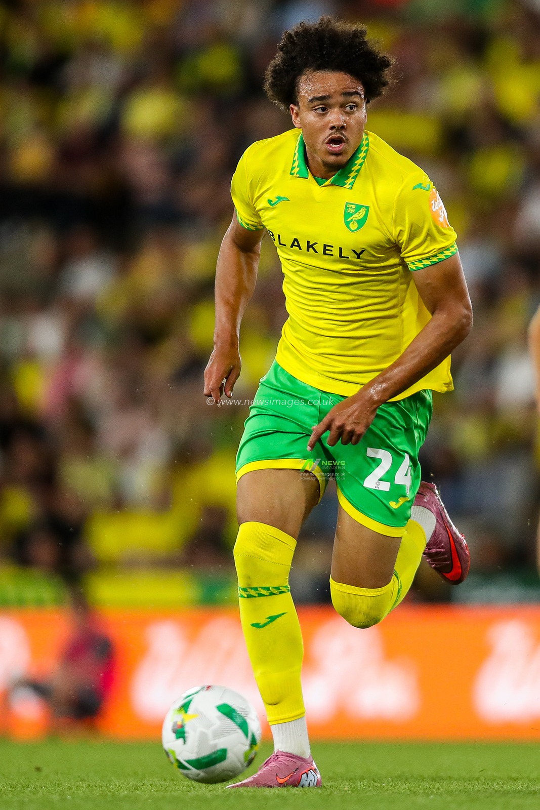 Jovon Makama of Norwich City breaks with the ball during the Carabao Cup match Norwich City vs Southampton at Carrow Road, Norwich, United Kingdom, 26th August 2025

(Photo by Izzy Poles/News Images)
