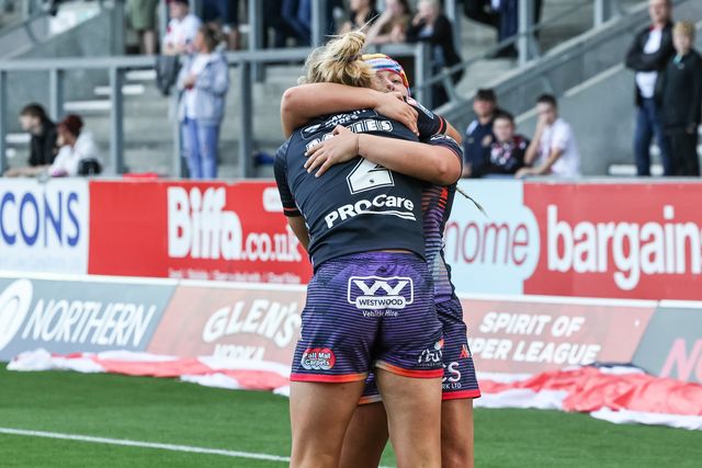 Anna Davies of Wigan Warriors celebrates her try during the Betfred Women's Super League Round 13 match St Helens Women vs Wigan Warriors Women at Totally Wicked Stadium, St Helens, United Kingdom, 5th September 2025

(Photo by Mark Cosgrove/News Images)