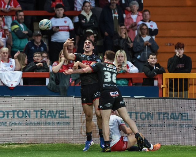 Nathan Lowe of Wigan Warriors celebrates his try during the Betfred Super League round 12 match Hull KR vs Wigan Warriors at Sewell Group Craven Park, Hull, United Kingdom on 21 May 2026

(Photo by Mark Cosgrove/News Images)