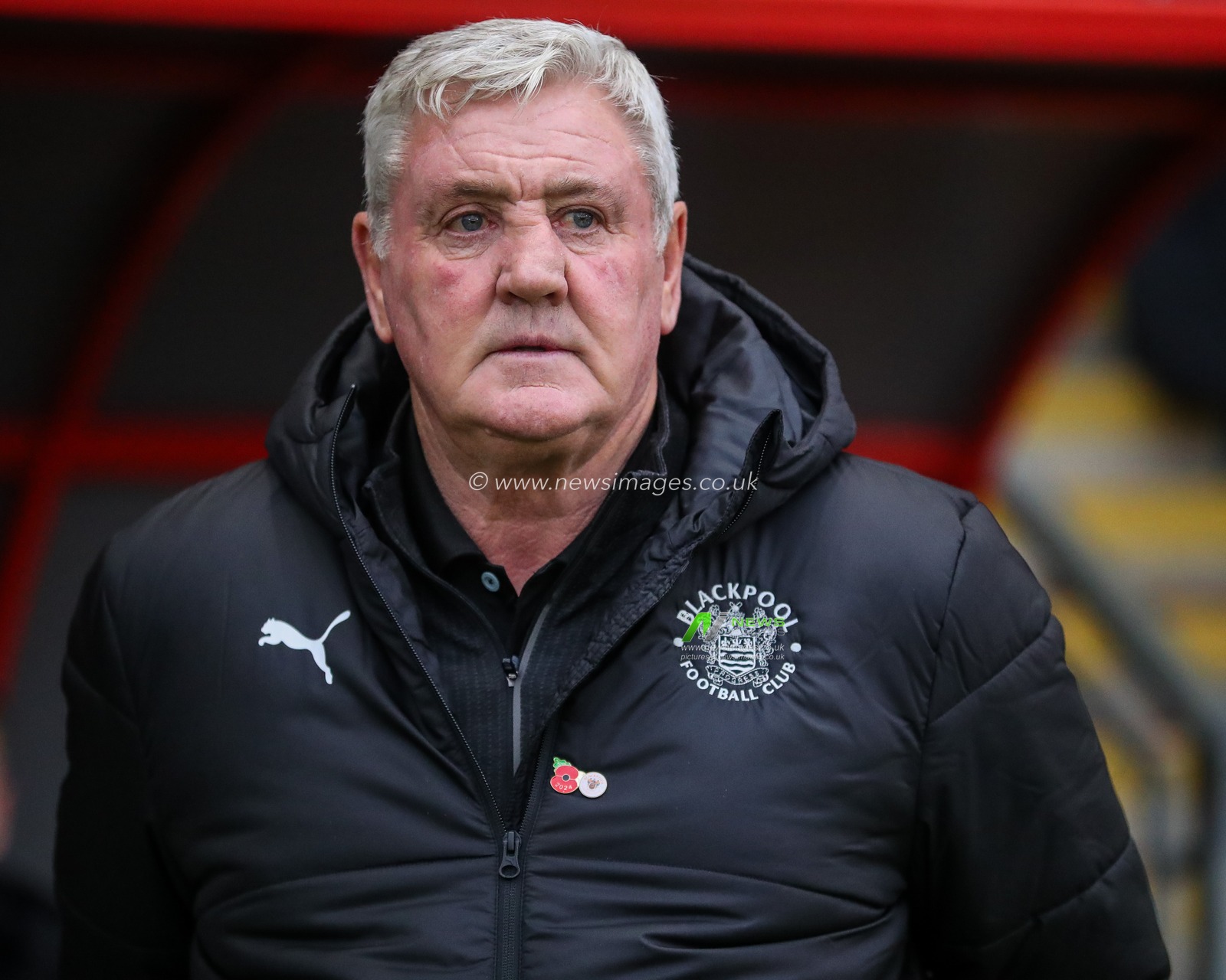 Steve Bruce of Blackpool looks on prior to the Sky Bet League 1 match Leyton Orient vs Blackpool at Gaughan Group Stadium, London, United Kingdom, 9th November 2024

(Photo by Izzy Poles/News Images)