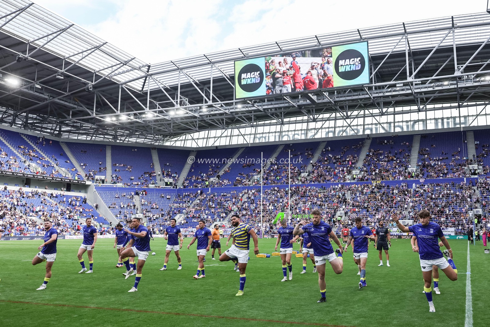 Warrington players in the pre-game warm up during the Betfred Super League Magic Weekend match Leigh Leopards vs Warrington Wolves at Hill Dickinson Stadium, Liverpool, United Kingdom on 04 July 2026

(Photo by Mark Cosgrove/News Images)