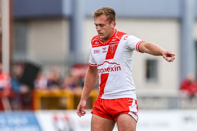 Jez Litten of Hull KR gives team mates instructions during the Betfred Super League round 17 match Hull KR vs Leeds Rhinos at Sewell Group Craven Park, Kingston upon Hull, United Kingdom, 6th July 2025

(Photo by Alfie Cosgrove/News Images)