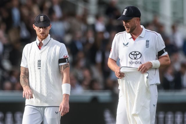 England captain Ben Stokes speaks with Ollie Robinson of England during the 1st Rothesay Test Match Day 1 England vs New Zealand at Lords, London, United Kingdom on 04 June 2026

(Photo by Mark Cosgrove/News Images)