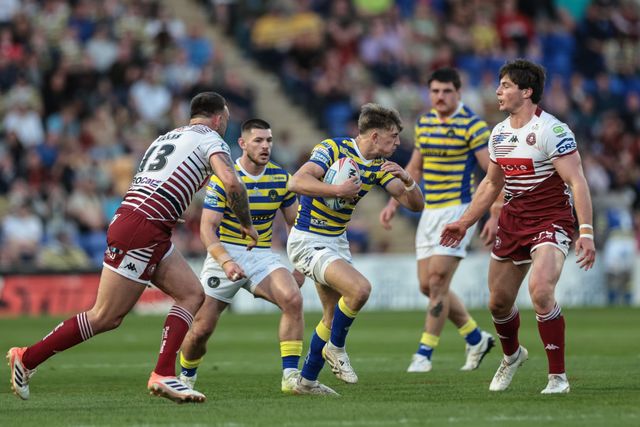 Ewan Irwin of Warrington Wolves breaks with the ball during the Betfred Super League round 9 match Warrington Wolves vs Wigan Warriors at The Halliwell Jones Stadium, Warrington, United Kingdom on 24 April 2026

(Photo by Mark Cosgrove/News Images)