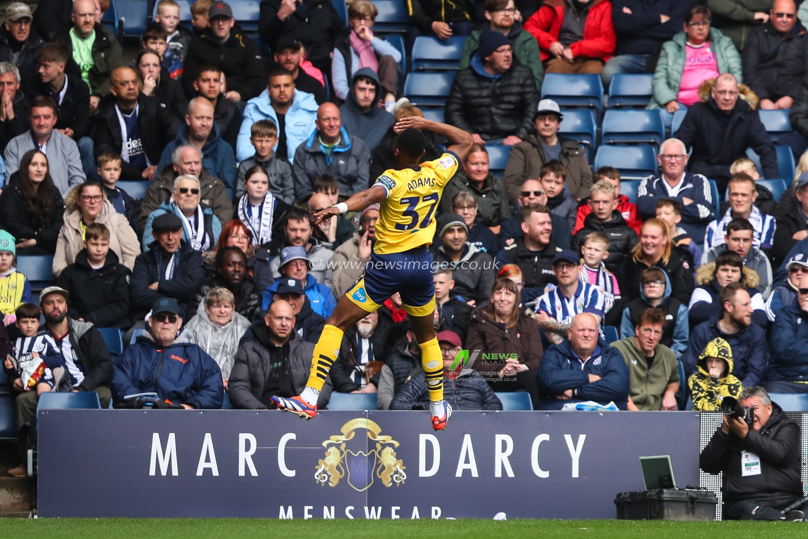 Ebou Adams of Derby County celebrates his goal to make it 0-1 during the Sky Bet Championship match West Bromwich Albion vs Derby County at The Hawthorns, West Bromwich, United Kingdom, 21st April 2025

(Photo by Gareth Evans/News Images)