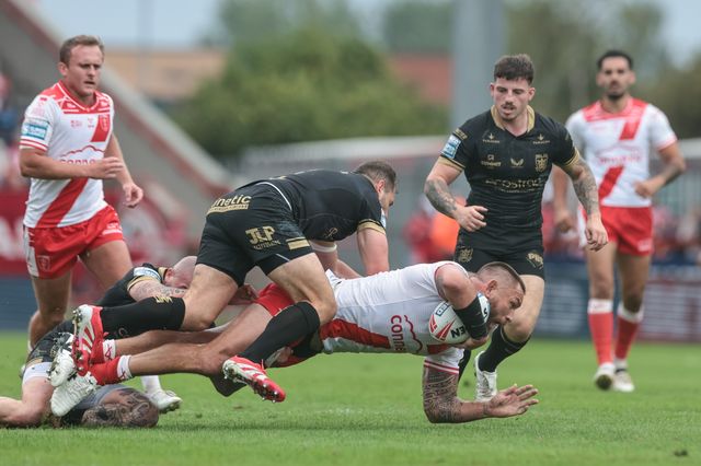 Jared Waerea-Hargreaves of Hull KR is tackled by Zak Hardaker of Hull FC during the Betfred Super League Round 25 match Hull KR vs Hull FC at Sewell Group Craven Park, Kingston upon Hull, United Kingdom, 7th September 2025

(Photo by Mark Cosgrove/News Images)