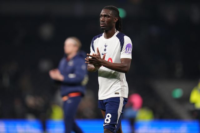 Yves Bissouma of Tottenham Hotspur applauds home support during the Premier League match Tottenham Hotspur vs Crystal Palace at Tottenham Hotspur Stadium, London, United Kingdom on 05 March 2026

(Photo by Harvey Murphy/News Images)