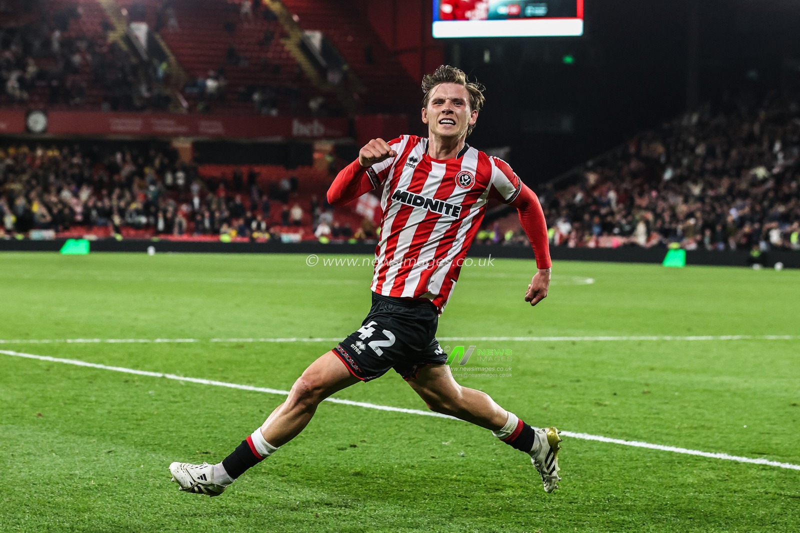 Sydie Peck of Sheffield United celebrates as he put the ball in the back of the net however his goal is disallowed for a foul during the Sky Bet Championship match Sheffield United vs Southampton at Bramall Lane, Sheffield, United Kingdom, 30th September 2025

(Photo by Alfie Cosgrove/News Images)