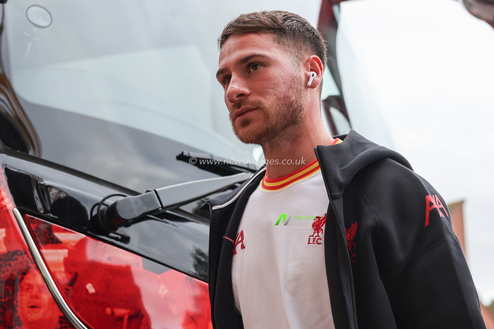 Alexis Mac Allister of Liverpool arrives during the Premier League match Wolverhampton Wanderers vs Liverpool at Molineux, Wolverhampton, United Kingdom, 28th September 2024

(Photo by Alfie Cosgrove/News Images)