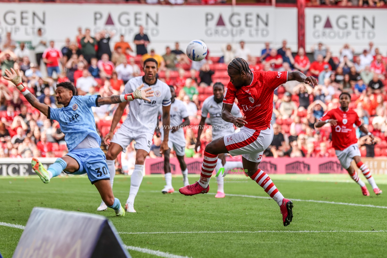 Reyes Cleary of Barnsley takes a shot on goal during the Sky Bet League One match Barnsley vs Bromley at Oakwell, Barnsley, United Kingdom on 15 August 2026

(Photo by Alfie Cosgrove/News Images)