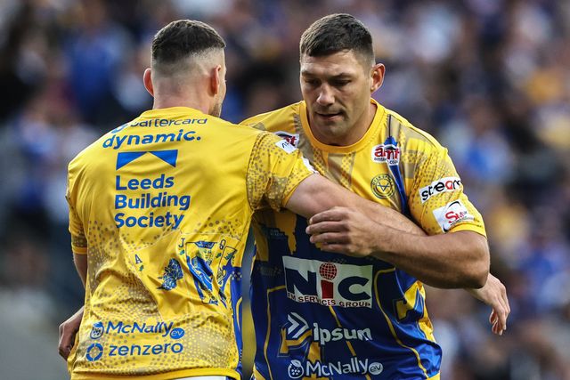 Ryan Hall of Leeds Rhinos in the pre-game warm up during the Betfred Super League round 23 match Leeds Rhinos vs Hull KR at Headingley Stadium, Leeds, United Kingdom, 21st August 2025

(Photo by Alfie Cosgrove/News Images)