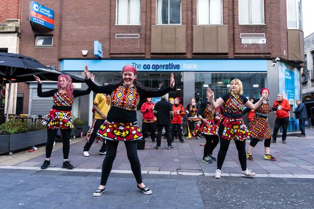 Street Dancers outside the stadium ahead of the Quilter Nations Series 2025 match Wales vs South Africa at Principality Stadium, Cardiff, United Kingdom, 29th November 2025

(Photo by Andrew Lewis/News Images)

*** GER AUT SUI OUT ***
