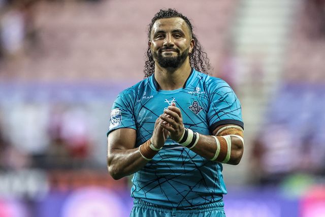 Ashton Golding of Huddersfield Giants applauds the fans after the game during the Betfred Super League round 18 match Wigan Warriors vs Huddersfield Giants at The Brick Community Stadium, Wigan, United Kingdom, 11th July 2025

(Photo by Alfie Cosgrove/News Images)