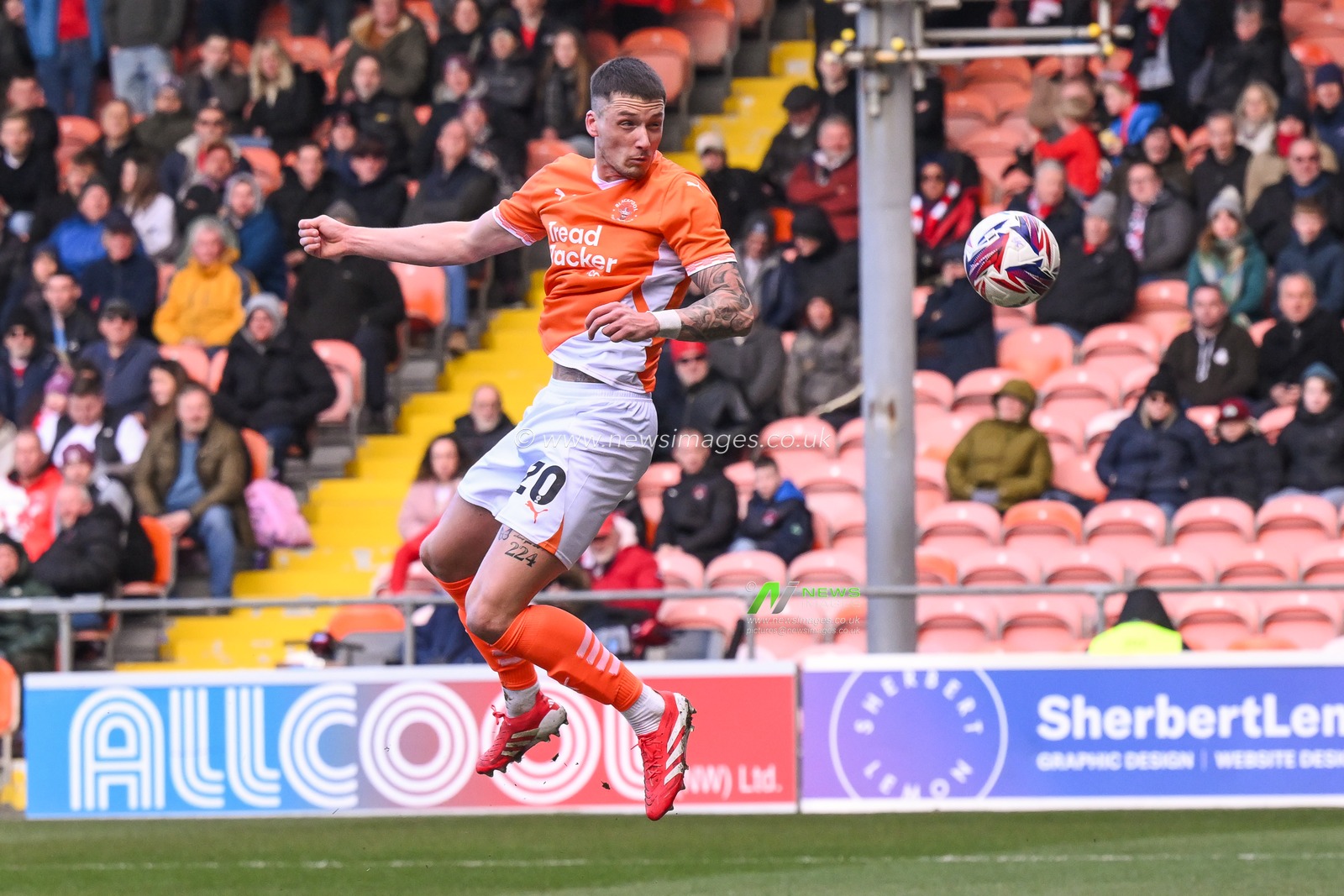 Oliver Casey of Blackpool heads on goal during the Sky Bet League 1 match Blackpool vs Leyton Orient at Bloomfield Road, Blackpool, United Kingdom, 15th March 2025

(Photo by Craig Thomas/News Images)