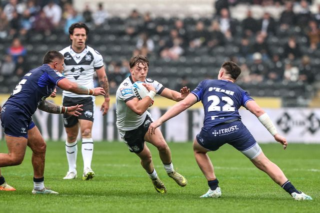 Logan Moy of Hull FC breaks with the ball during the Betfred Super League round 10 match Hull FC vs Toulouse Olympique at MKM Stadium, Hull, United Kingdom on 03 May 2026

(Photo by Alfie Cosgrove/News Images)