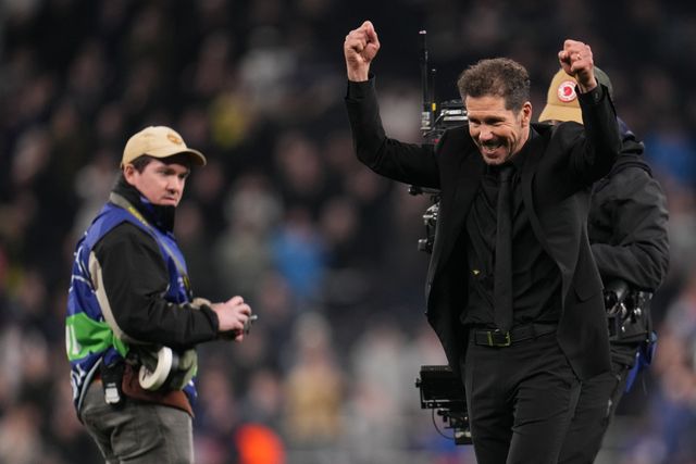 Diego Simeone manager of Atlético Madrid celebrates qualification with away support at full time during the UEFA Champions League match Tottenham Hotspur vs Atletico Madrid at Tottenham Hotspur Stadium, London, United Kingdom on 18 March 2026

(Photo by Harvey Murphy/News Images)