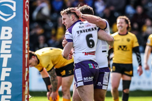 Jake Trueman of Wakefield Trinity celebrates his try during the Betfred Super League round 7 match Castleford Tigers vs Wakefield Trinity at OneBore Stadium, Castleford, Untied Kingdom on 05 April 2026

(Photo by Alfie Cosgrove/News Images)
