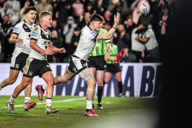 Davy Litten of Hull FC celebrates his try during the Betfred Super League round 1 match Hull FC vs Bradford Bulls at MKM Stadium, Hull, United Kingdom on 14 February 2026

(Photo by Alfie Cosgrove/News Images)