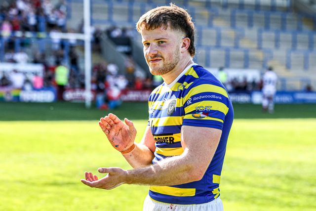 Luke Thomas of Warrington Wolves applauds the fans after the game during the Betfred Super League round 12 match Warrington Wolves vs Bradford Bulls at The Halliwell Jones Stadium, Warrington, United Kingdom on 24 May 2026

(Photo by Alfie Cosgrove/News Images)