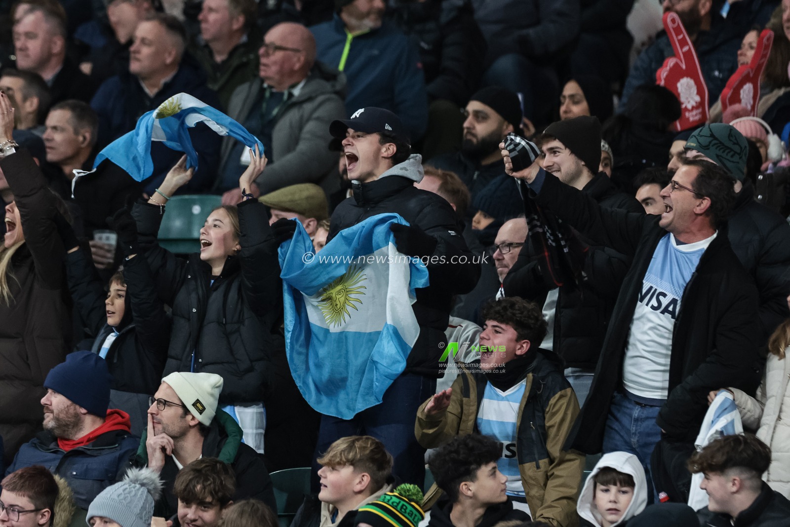 Argentina fans sing and dance late in the game as they make a comeback during the Quilter Nations Series 2025 match England vs Argentina at Allianz Stadium, Twickenham, United Kingdom, 23rd November 2025

(Photo by Mark Cosgrove/News Images)

*** GER AUT SUI OUT ***