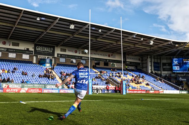 Marc Sneyd of Warrington Wolves in the pregame warmup session during the Betfred Challenge Cup Quarter Final match Warrington Wolves vs Leigh Leopards at The Halliwell Jones Stadium, Warrington, United Kingdom on 11 April 2026

(Photo by Alfie Cosgrove/News Images)