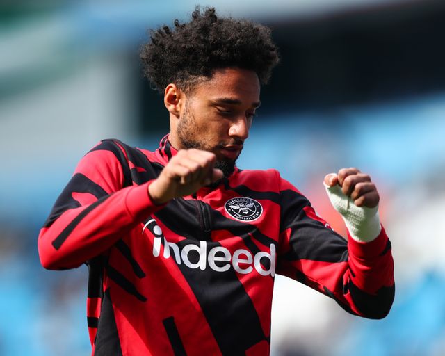 Kevin Schade of Brentford warms up ahead of the Premier League match Manchester City vs Brentford at The City in the Community Etihad Stadium, Manchester, United Kingdom on 09 May 2026

(Photo by Jorge Horsted/News Images)