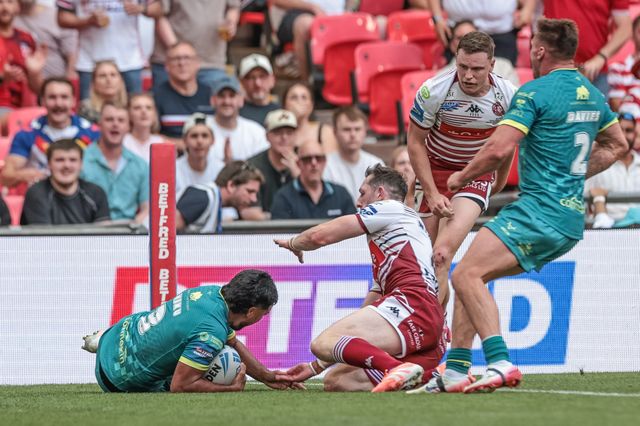 Peta Hiku of Hull KR goes over for a try during the Betfred Challenge Cup Final match Wigan Warriors vs Hull KR at Wembley Stadium, London, United Kingdom on 30 May 2026

(Photo by Mark Cosgrove/News Images)